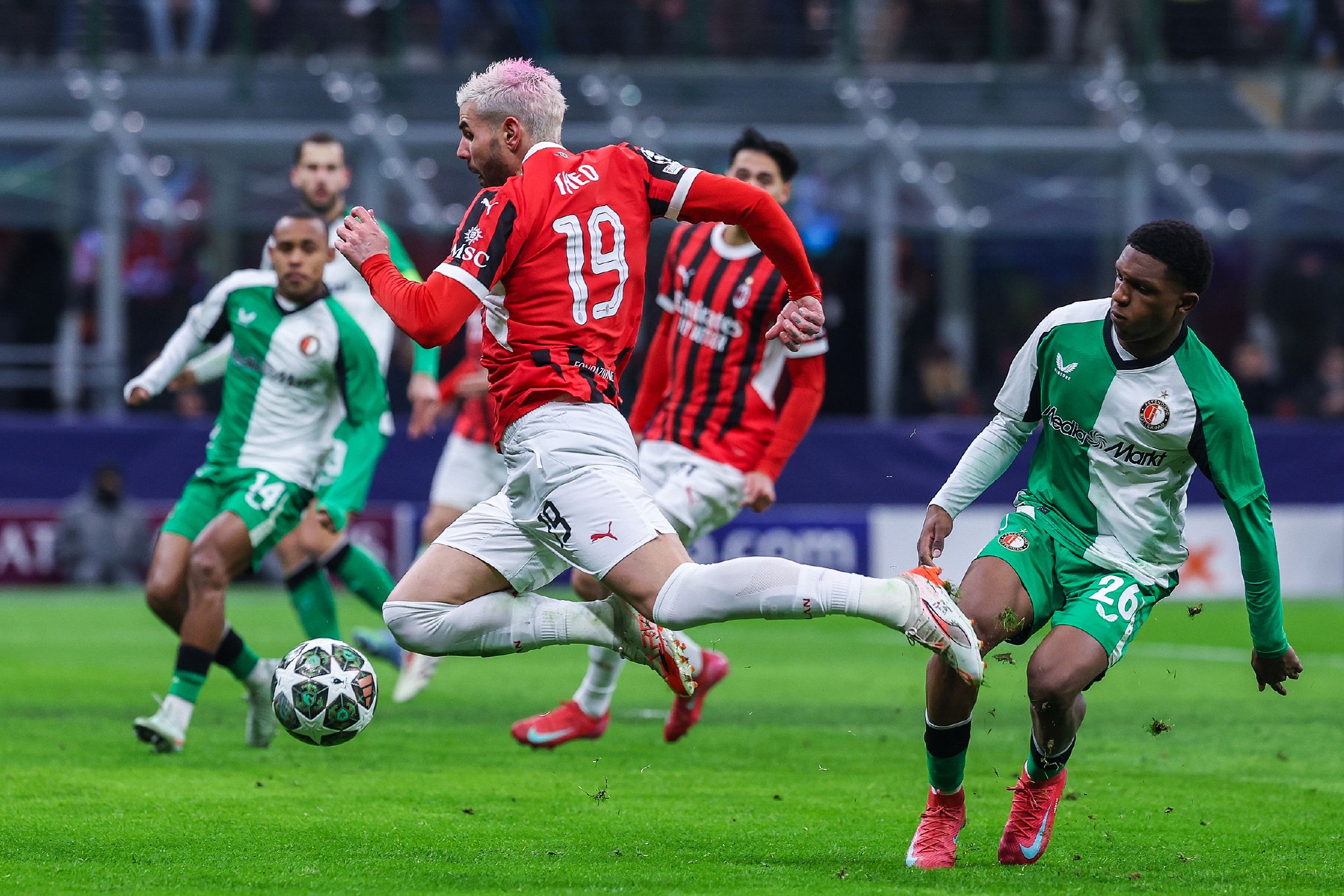 那不勒斯逆转AC米兰，内马尔关键制胜的简单介绍