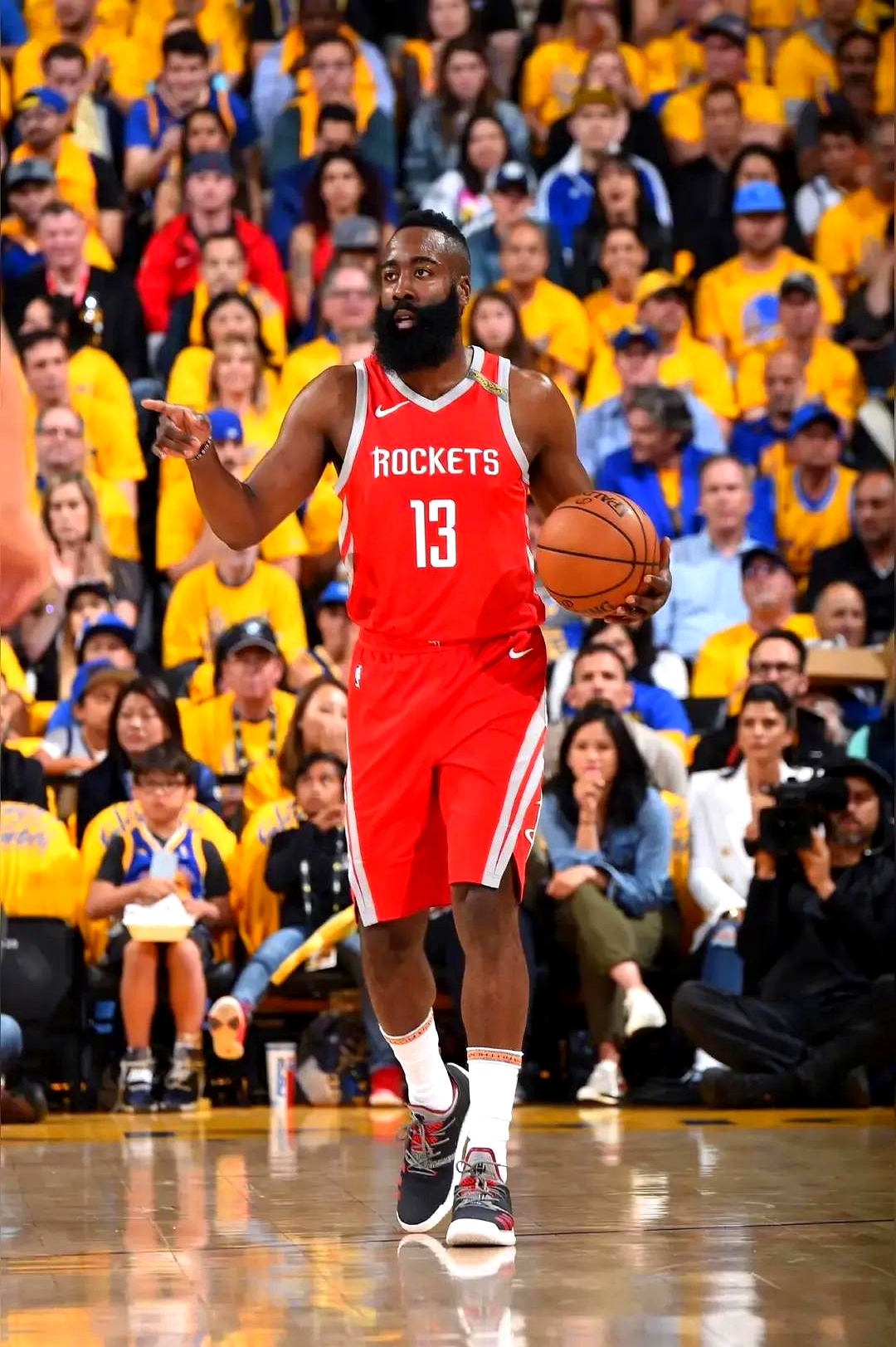 火箭大胜马刺，哈登砍下40分