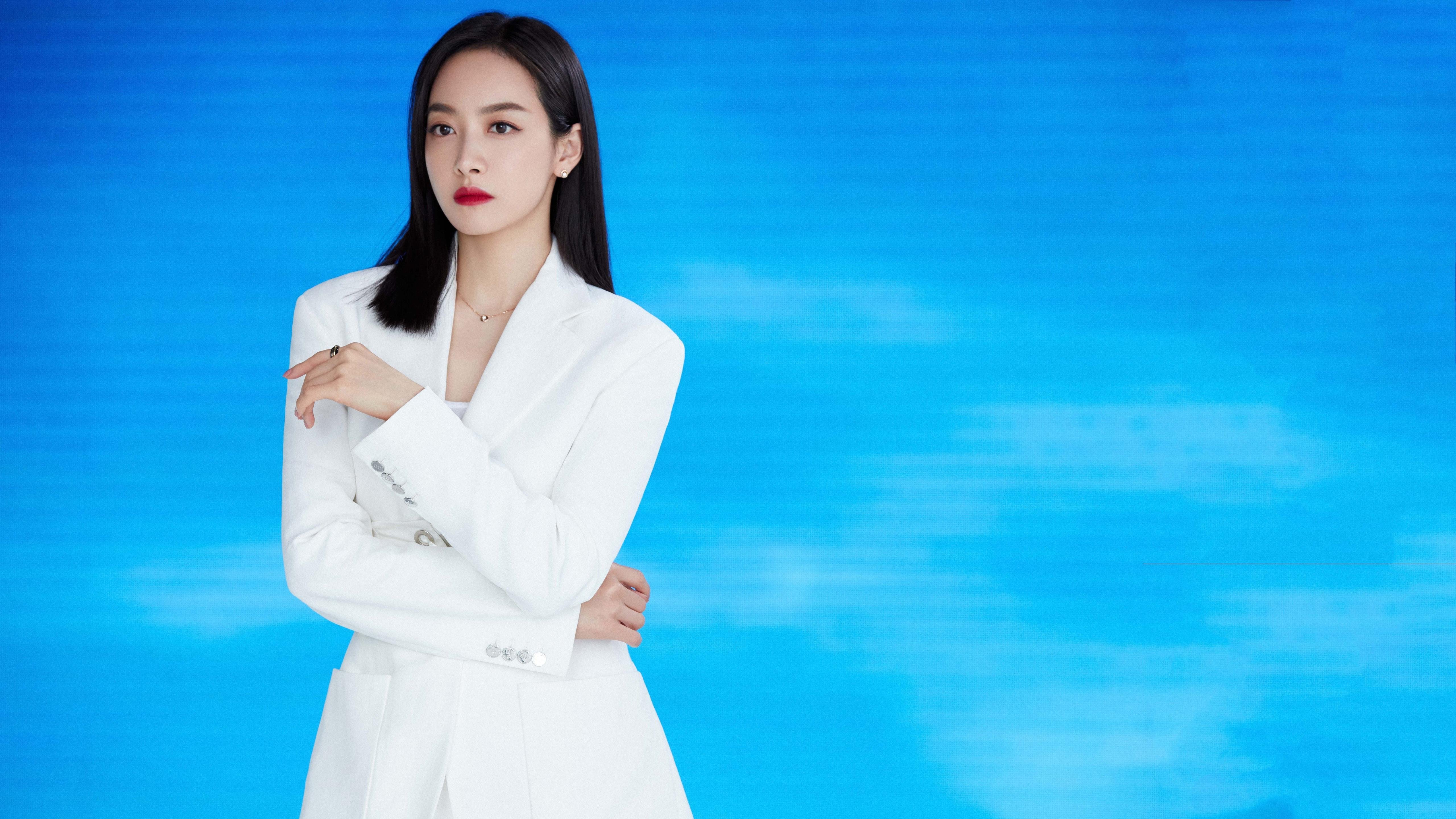 恩比德狂轰统治级数据率队碾压,鹈鹕国际赛轻取广东队显NBA实力